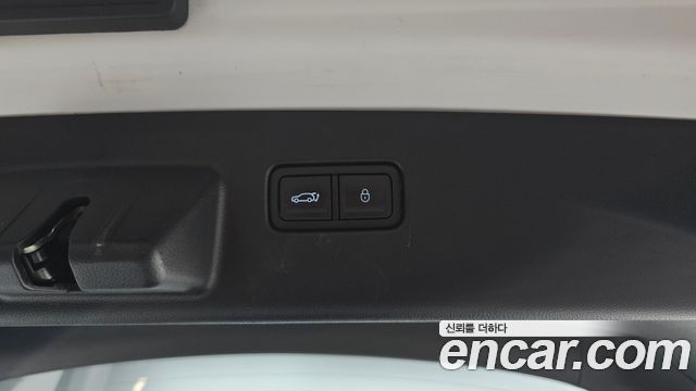 Genesis GV60 2022 — photo 35