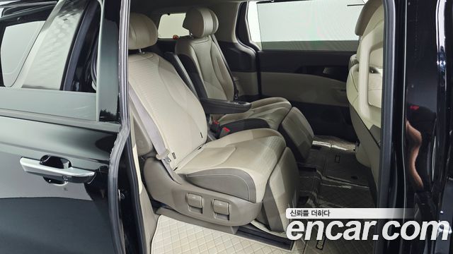 Kia Canival 2025 — photo 18