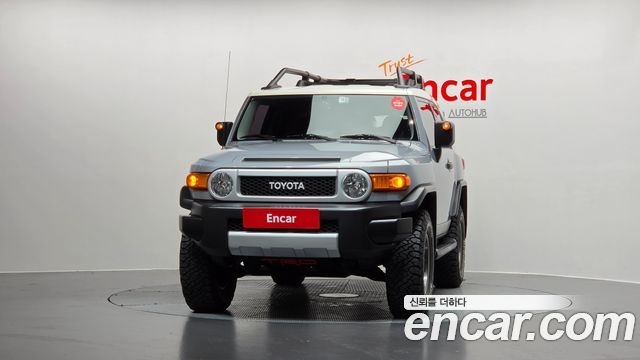 Toyota FJ Cruiser 2014 — photo 3