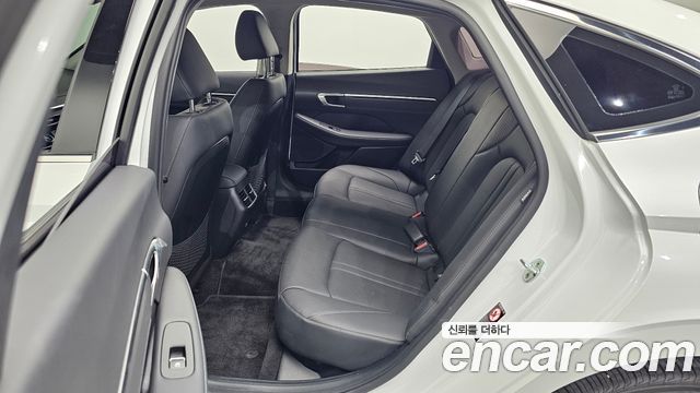 Hyundai Sonata 2022 — photo 24