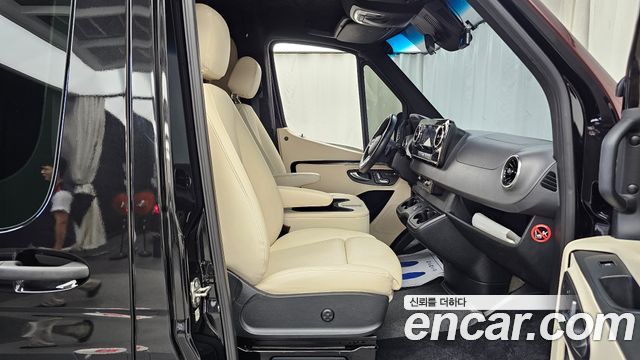 Mercedes-Benz Sprinter 2022 — photo 11