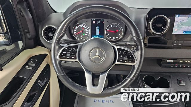 Mercedes-Benz Sprinter 2022 — photo 13