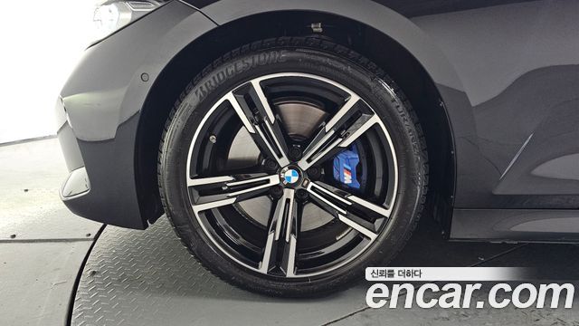 BMW 3-Series 2025 — photo 5