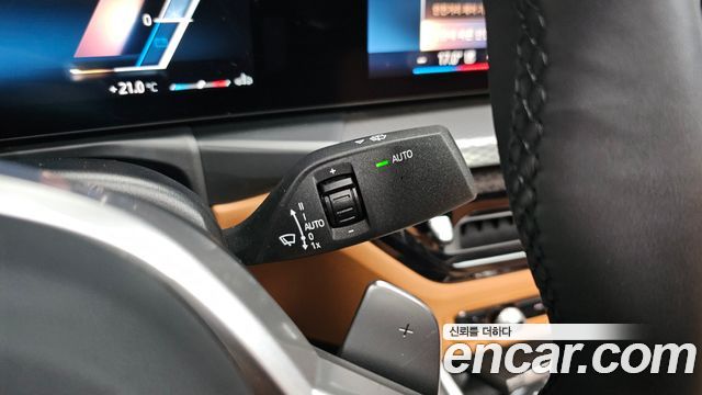 BMW 3-Series 2025 — photo 22