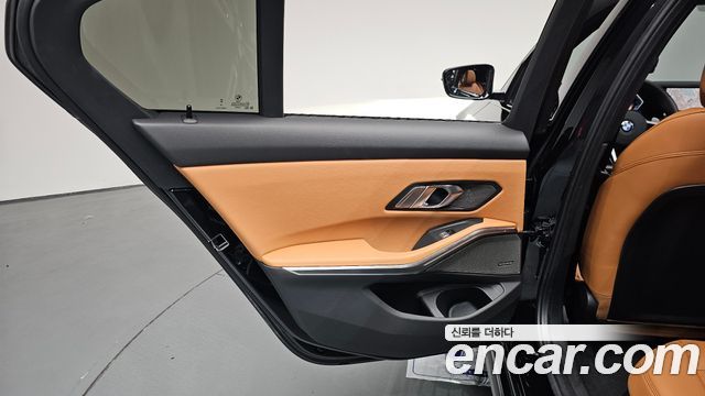 BMW 3-Series 2025 — photo 15