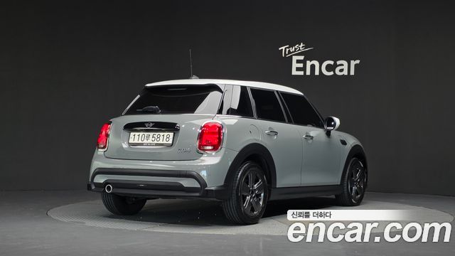 Mini Cooper 2023 — photo 2