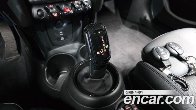 Mini Cooper 2023 — photo 12