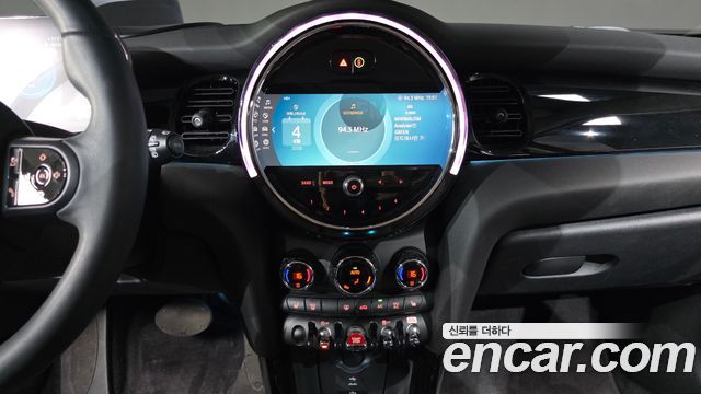 Mini Cooper 2023 — photo 21
