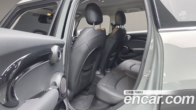 Mini Cooper 2023 — photo 24