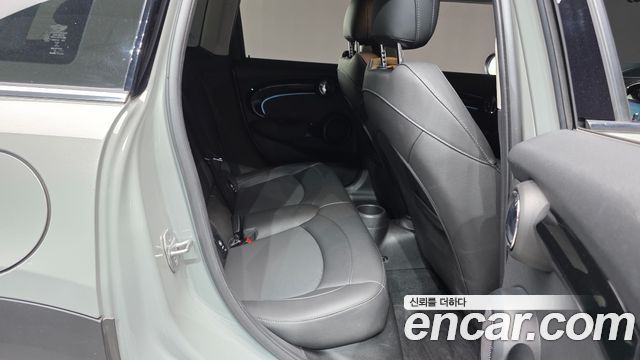 Mini Cooper 2023 — photo 25
