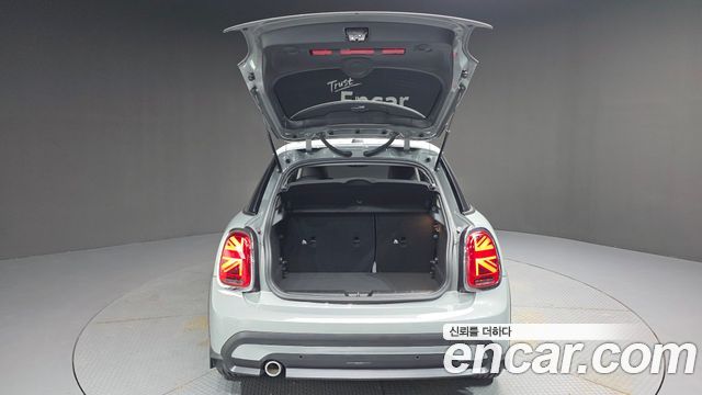 Mini Cooper 2023 — photo 26