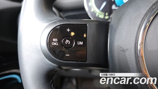 Mini Cooper 2023 — photo 31
