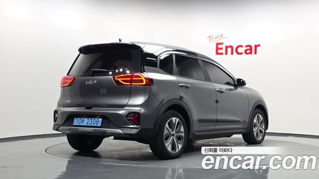 Kia Niro 2023 — photo 2