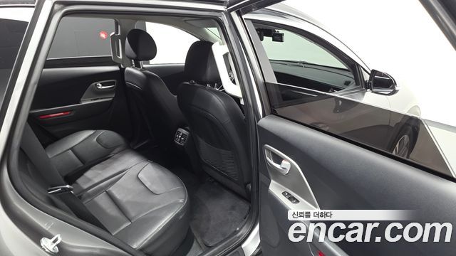 Kia Niro 2023 — photo 17