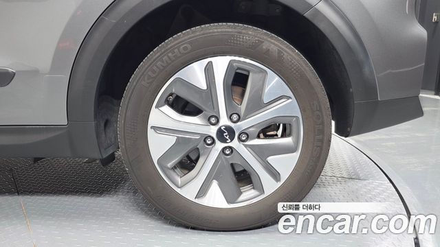 Kia Niro 2023 — photo 7