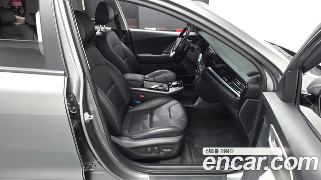 Kia Niro 2023 — photo 16