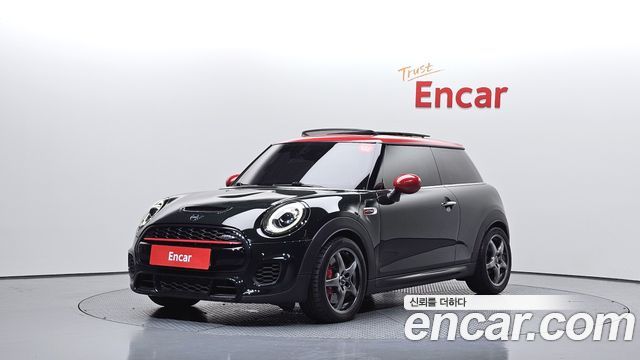Mini Cooper 2019 — photo 1