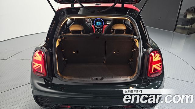 Mini Cooper 2019 — photo 29