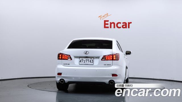 Lexus IS 2011 — photo 4
