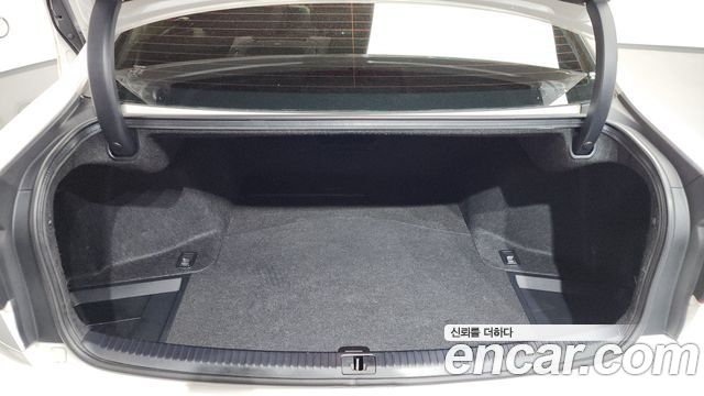 Lexus IS 2011 — photo 18