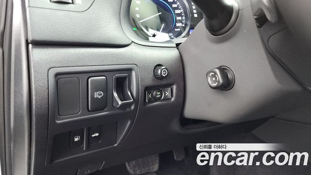 Lexus IS 2011 — photo 20