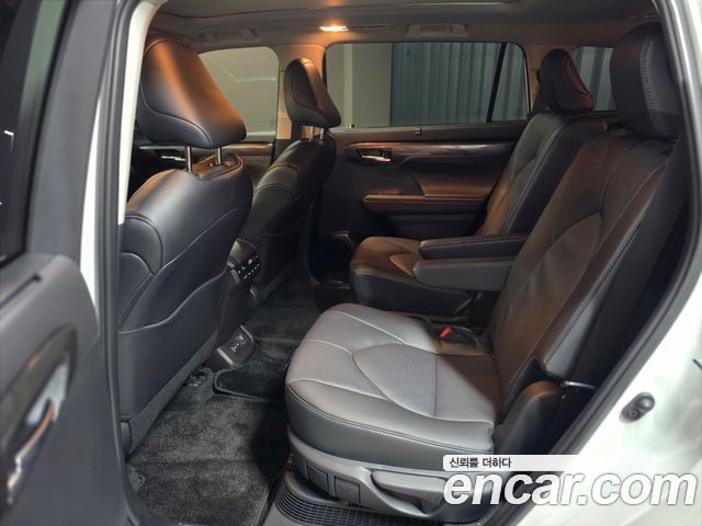 Toyota Highlander 2025 — photo 12