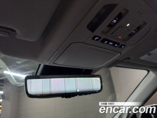 Toyota Highlander 2025 — photo 17