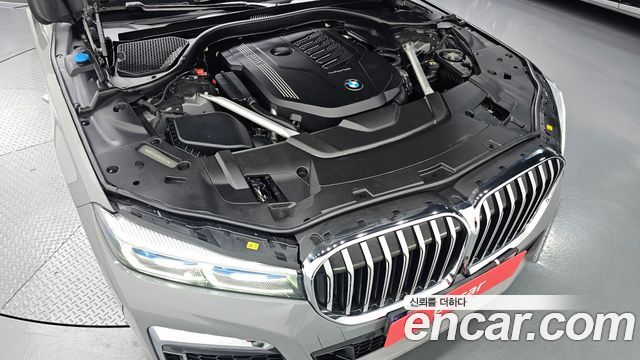 BMW 7-Series 2021 — photo 6