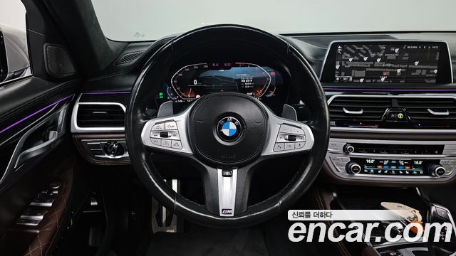 BMW 7-Series 2021 — photo 18
