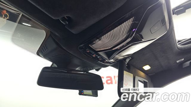 BMW 7-Series 2021 — photo 28