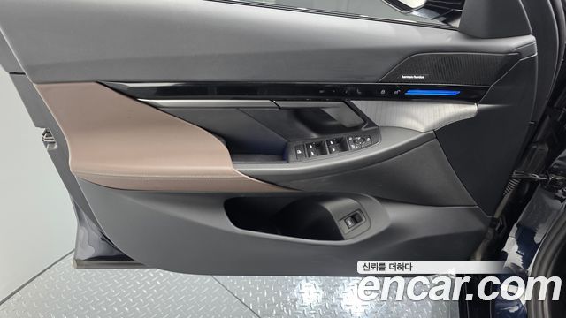BMW 5-Series 2024 — photo 14