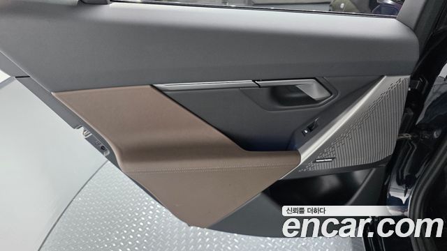 BMW 5-Series 2024 — photo 15