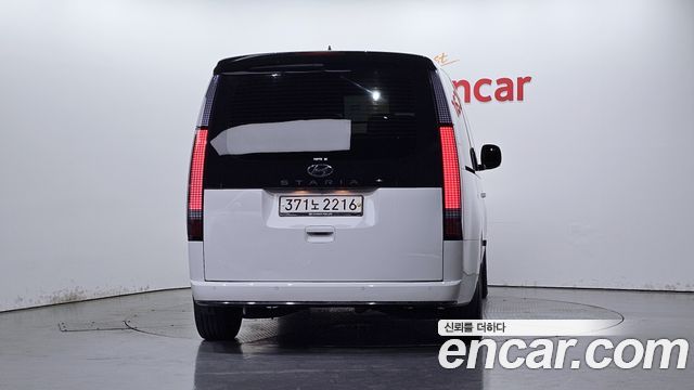 Hyundai Staria 2023 — photo 4