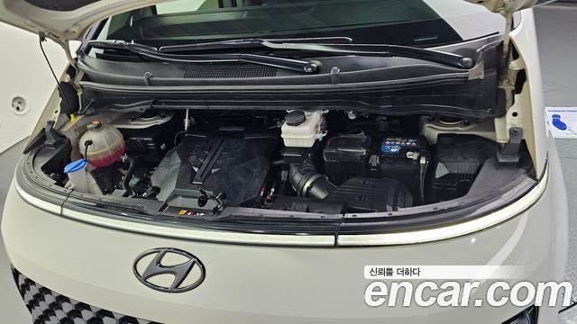 Hyundai Staria 2023 — photo 6