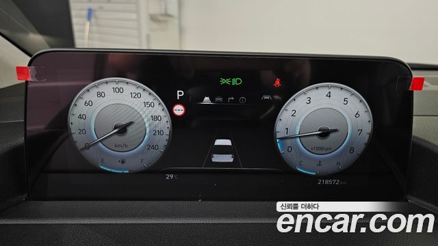 Hyundai Staria 2023 — photo 11