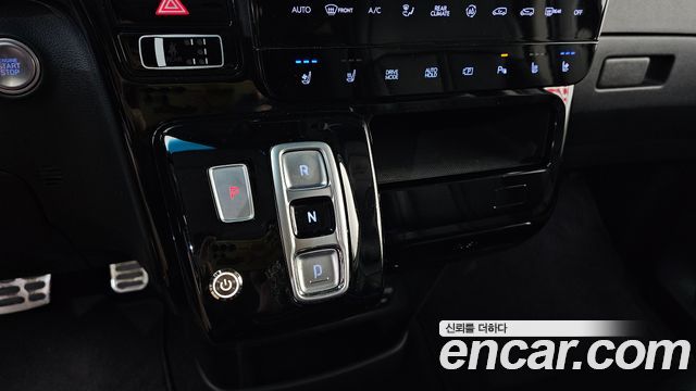 Hyundai Staria 2023 — photo 12