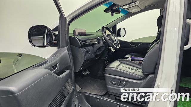 Hyundai Staria 2023 — photo 13
