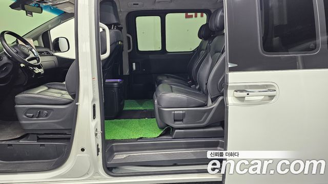 Hyundai Staria 2023 — photo 17