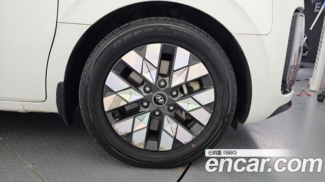 Hyundai Staria 2023 — photo 7