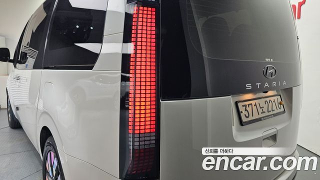Hyundai Staria 2023 — photo 9