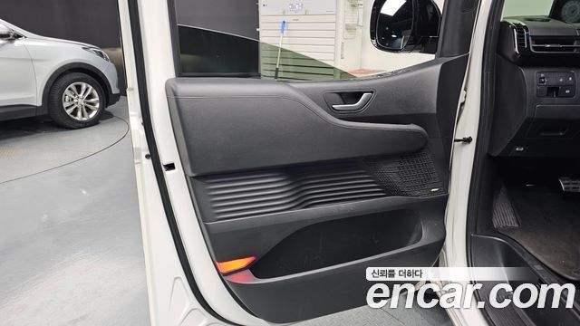 Hyundai Staria 2023 — photo 14