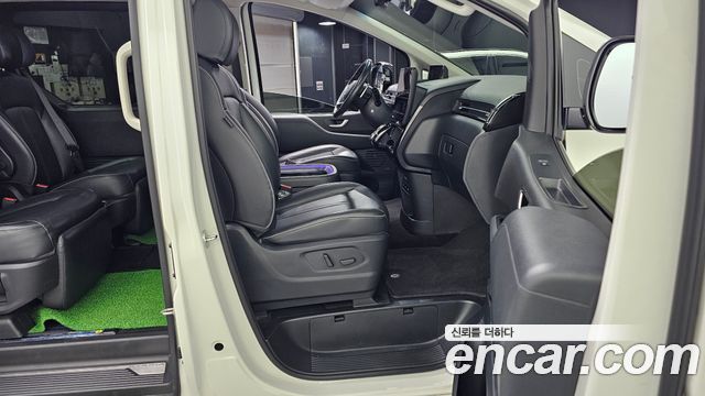 Hyundai Staria 2023 — photo 16