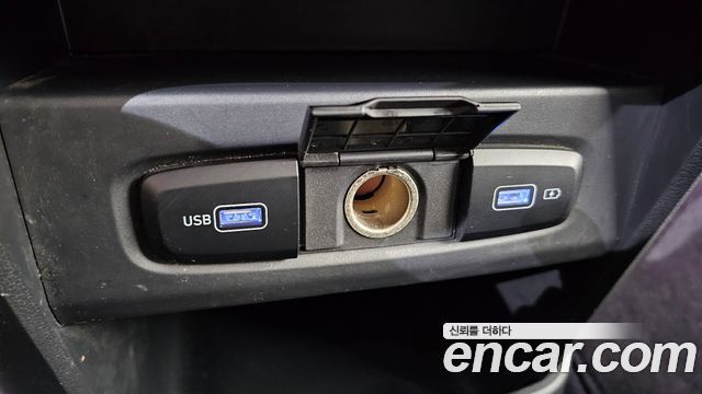 Hyundai Staria 2023 — photo 28