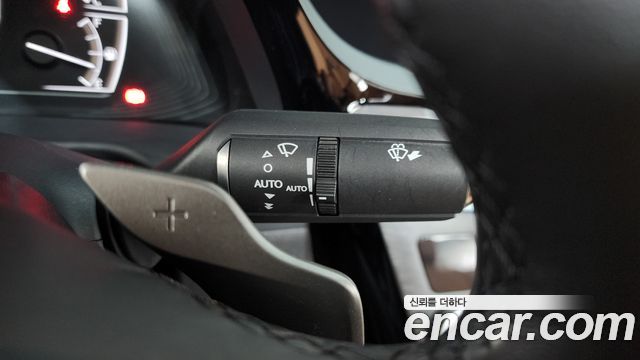 Lexus ES 2022 — photo 28