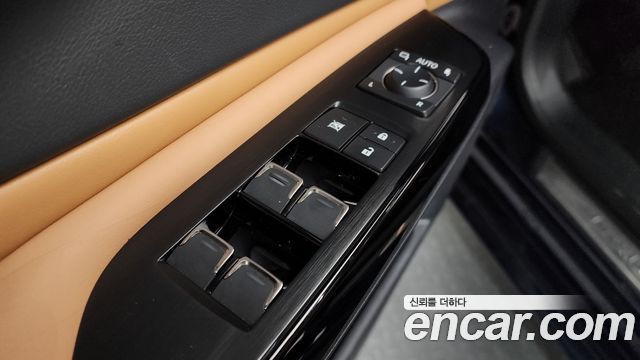 Lexus ES 2022 — photo 29