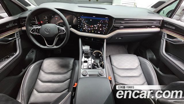 Volkswagen Touareg 2024 — photo 10