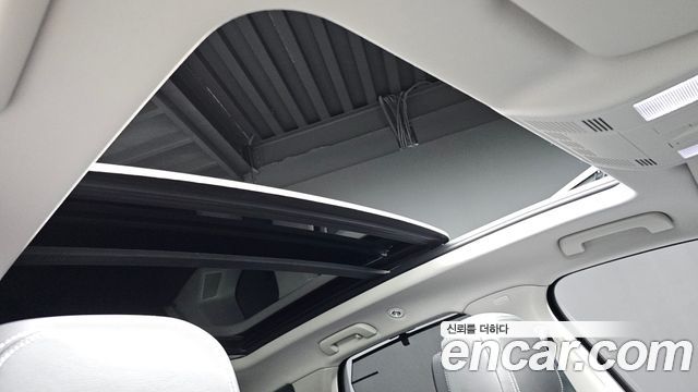 Volkswagen Touareg 2024 — photo 25