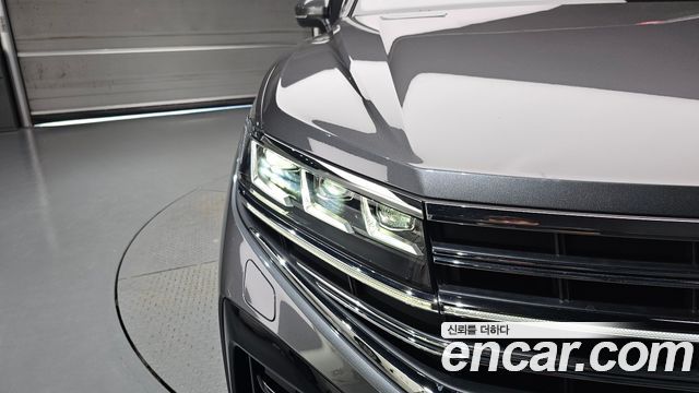 Volkswagen Touareg 2024 — photo 8