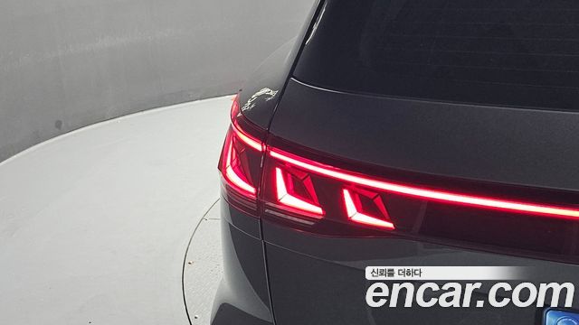 Volkswagen Touareg 2024 — photo 9