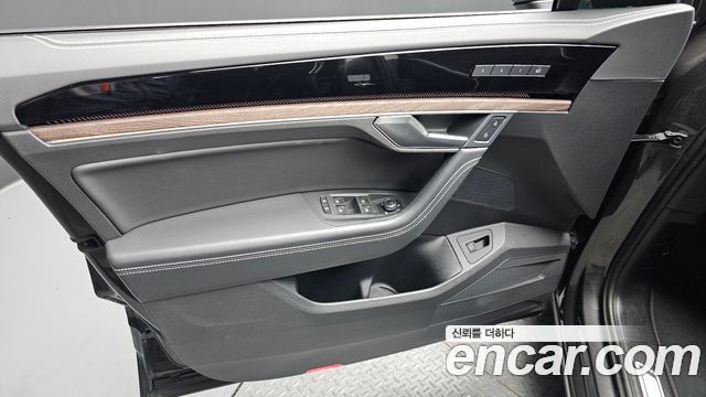 Volkswagen Touareg 2024 — photo 14